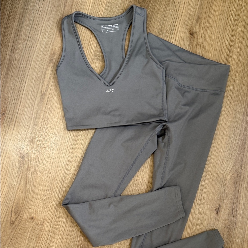 437 Women's Charcoal Sports Bra and Leggings Set